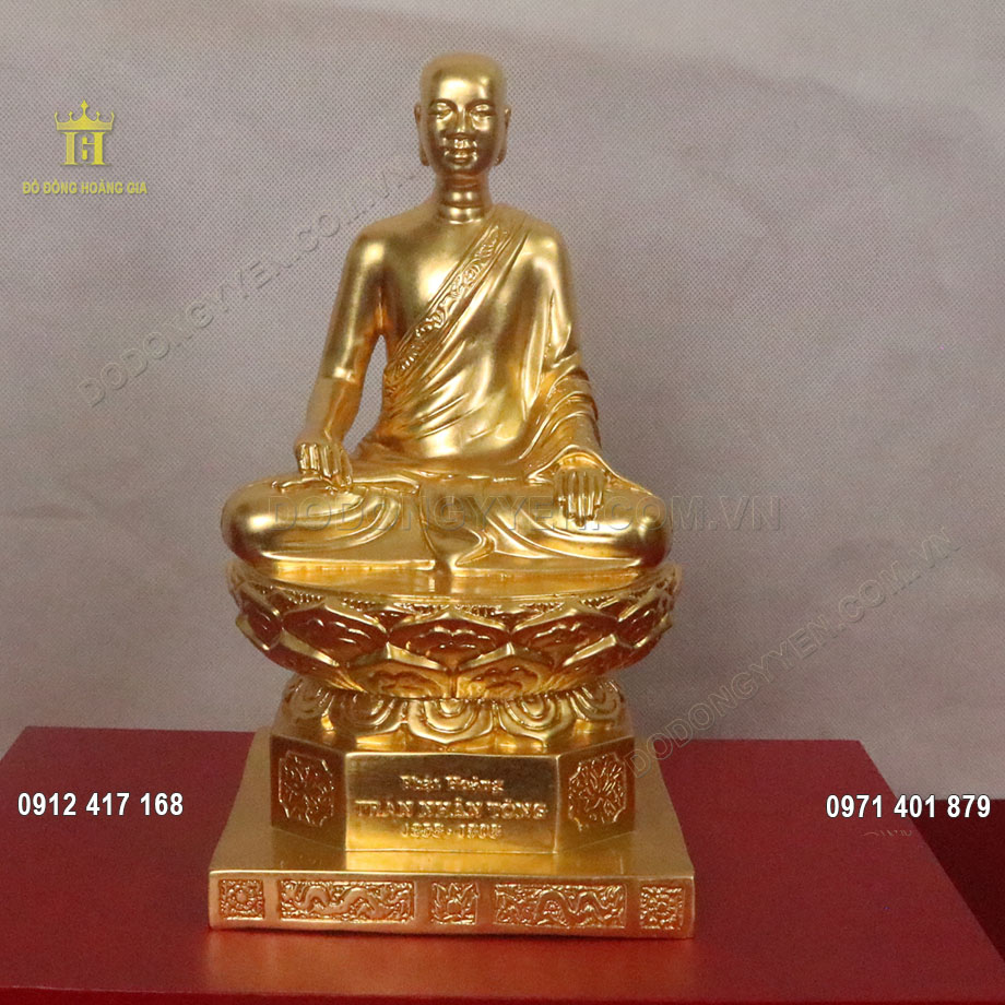 Tượng đồng Phật Ho&agrave;ng Trần Nh&acirc;n T&ocirc;ng d&aacute;t v&agrave;ng 9999